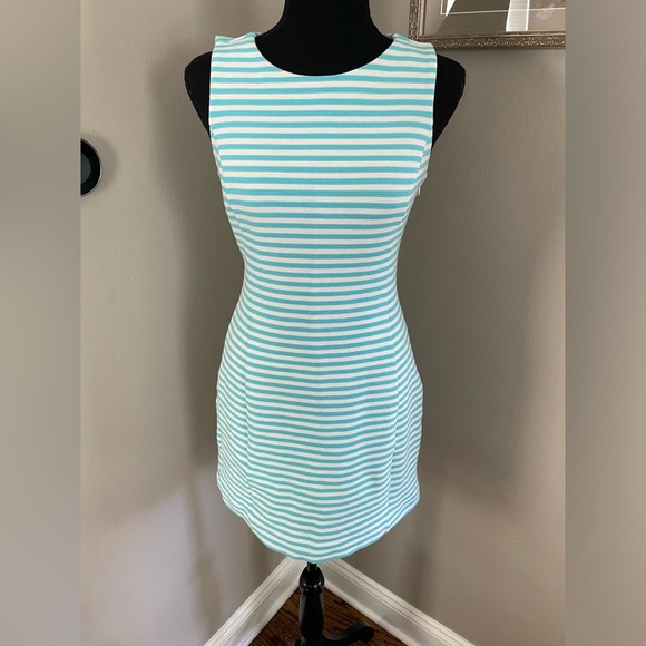 Lilly Pulitzer Whiting shift dress shirley blue white like new - Picture 9 of 13